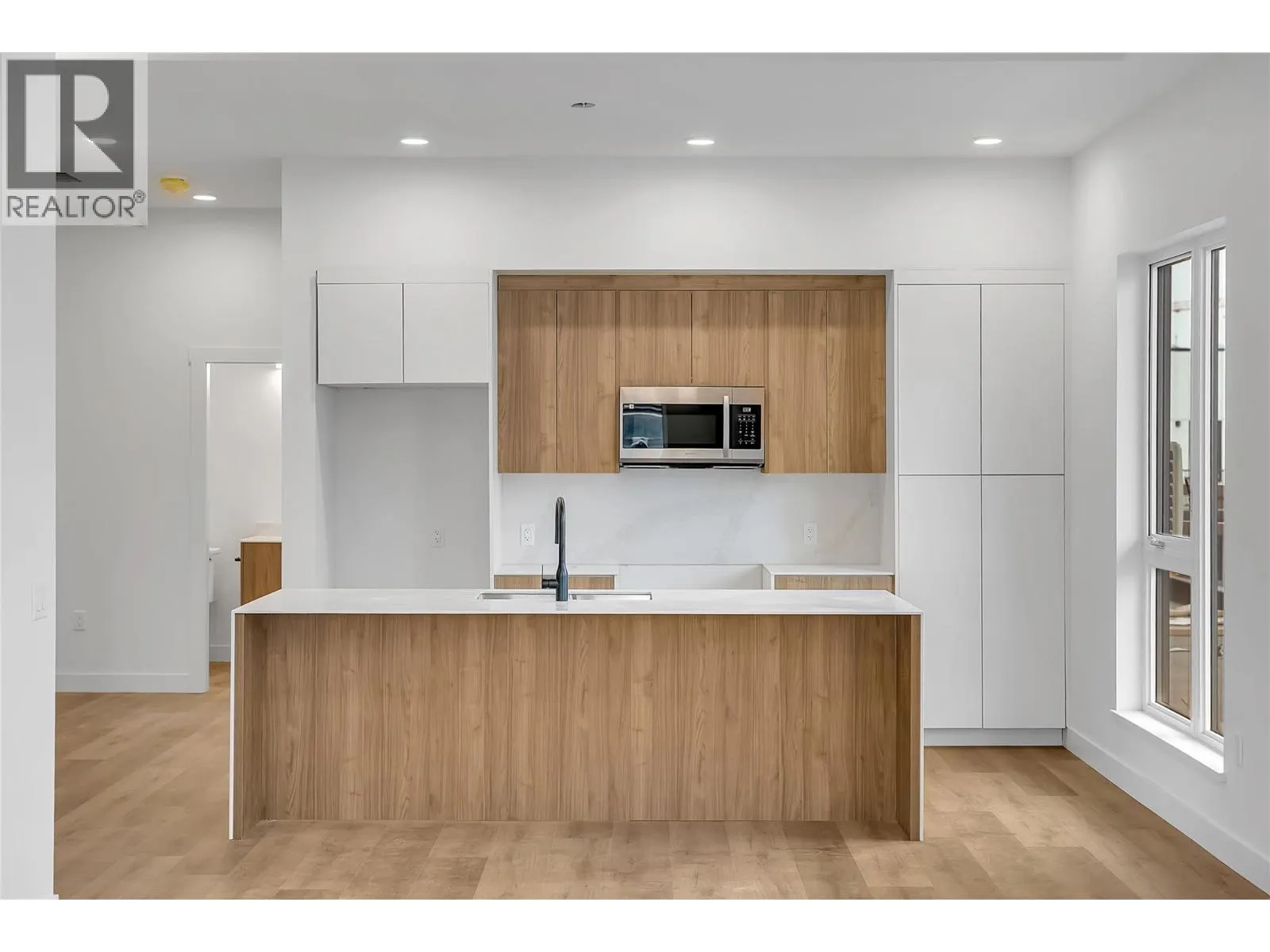 647 Clement Avenue Unit# 611