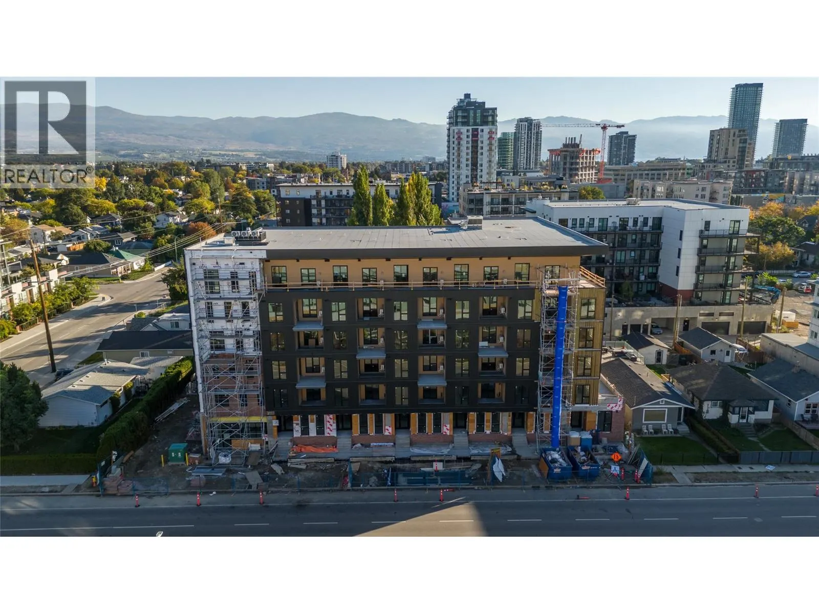 647 Clement Avenue Unit# 611