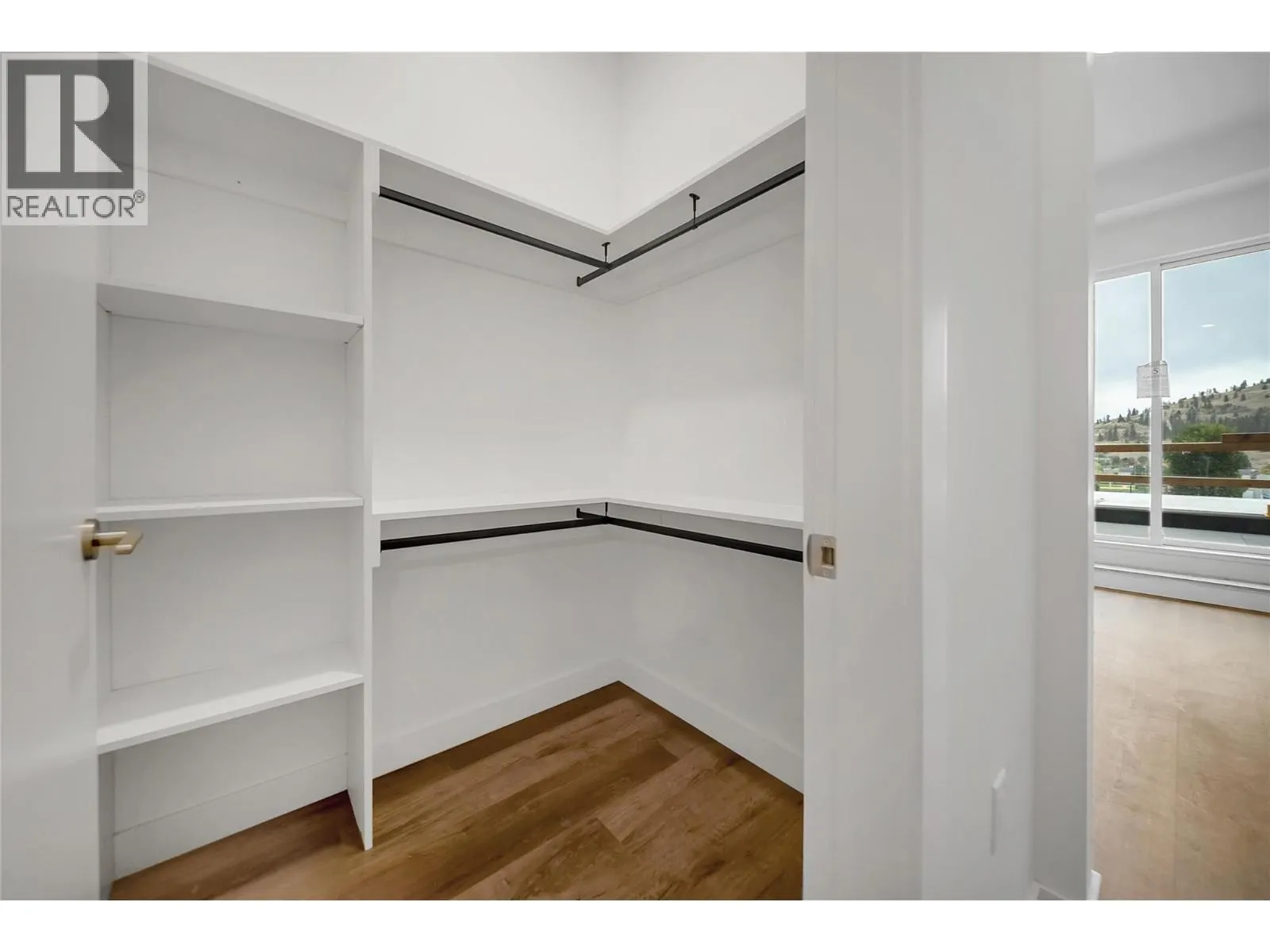 647 Clement Avenue Unit# 611