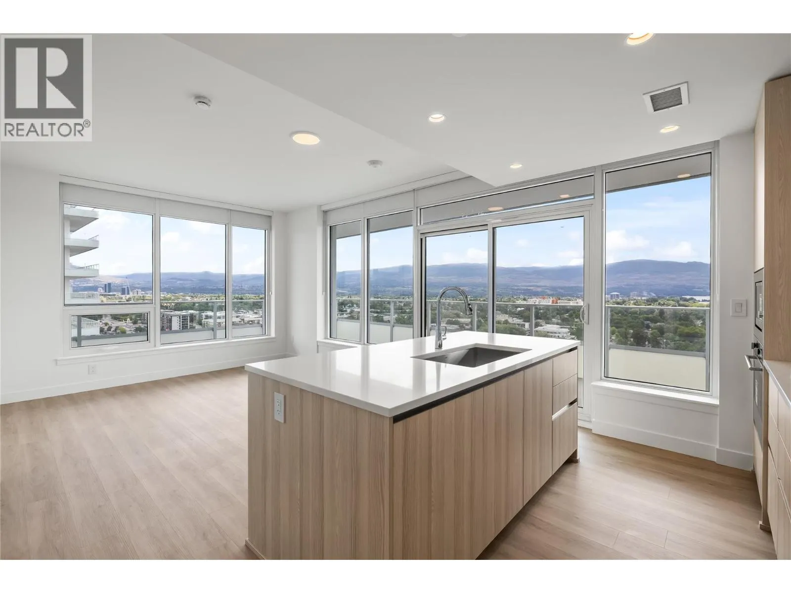 238 Leon Avenue Unit# 1704