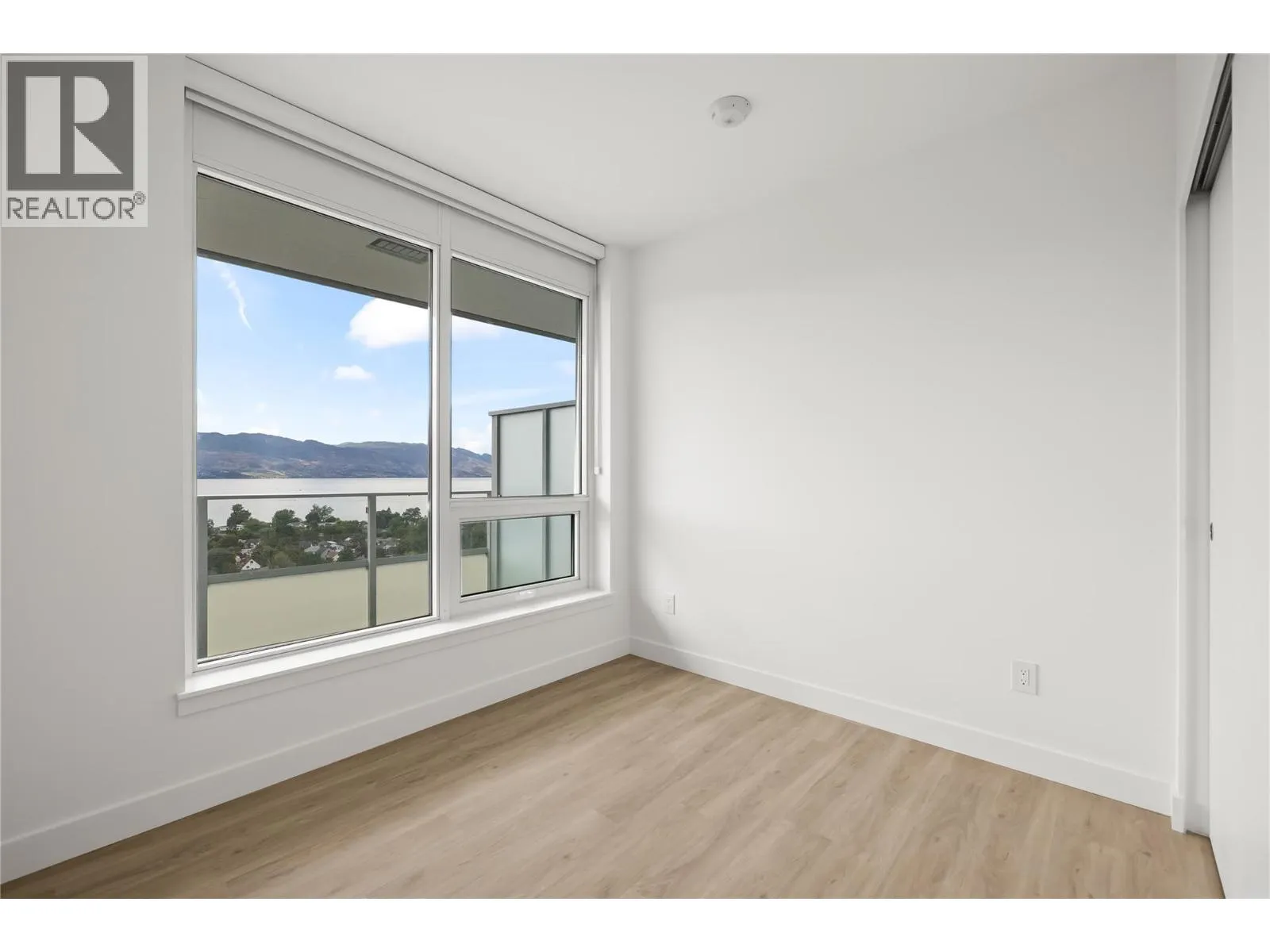 238 Leon Avenue Unit# 1704