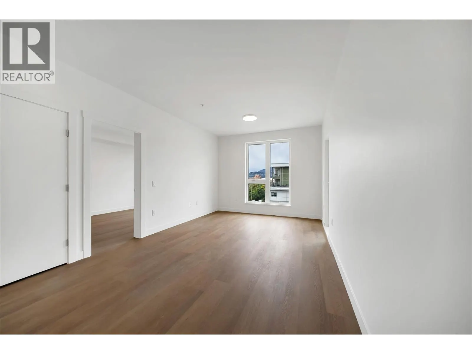 647 Clement Avenue Unit# 512