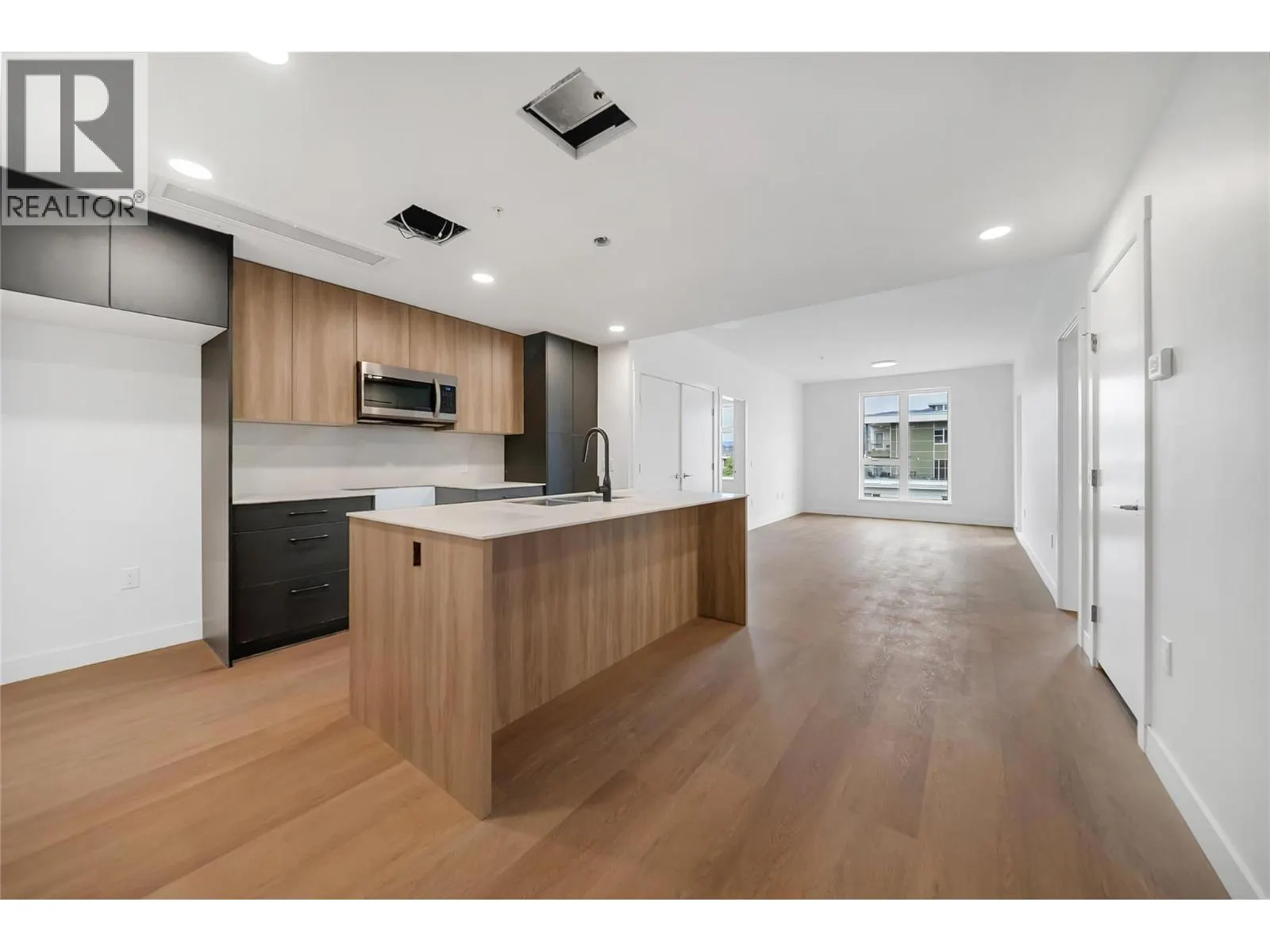 647 Clement Avenue Unit# 512