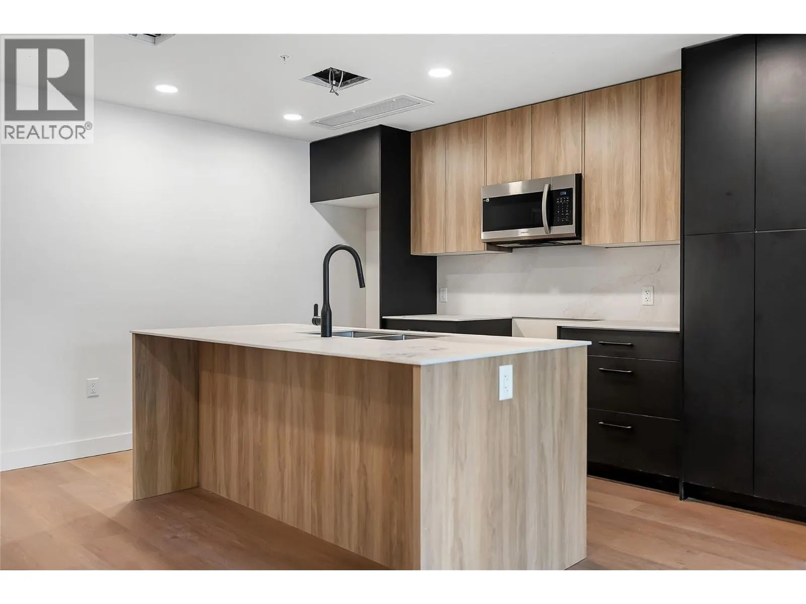 647 Clement Avenue Unit# 512