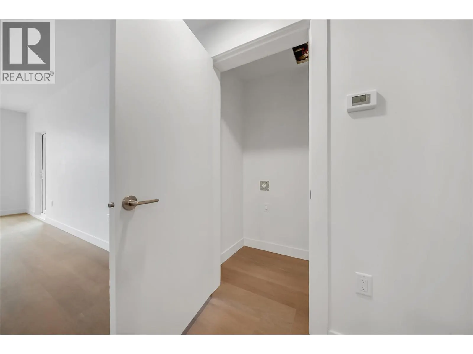 647 Clement Avenue Unit# 512