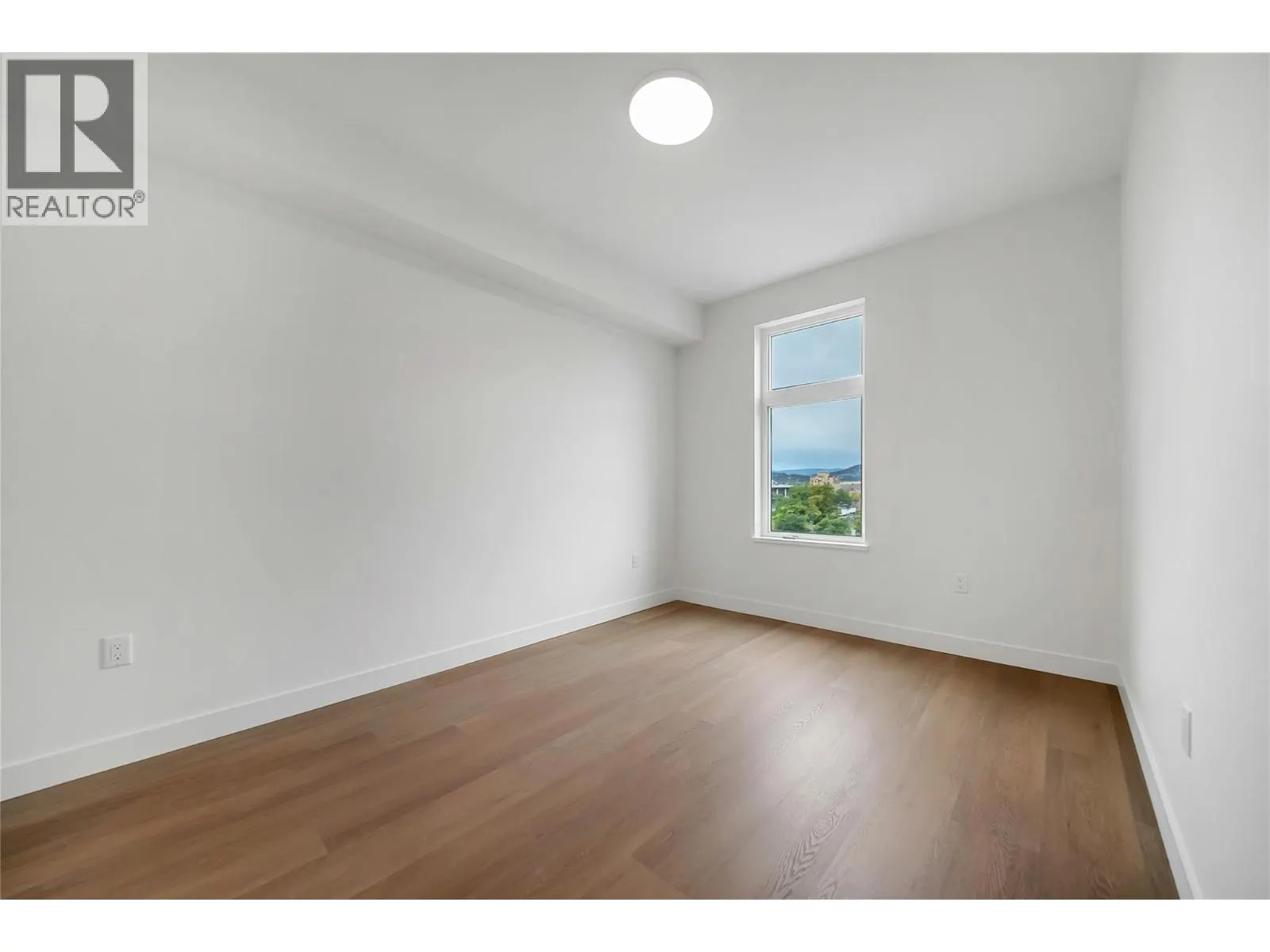 647 Clement Avenue Unit# 512
