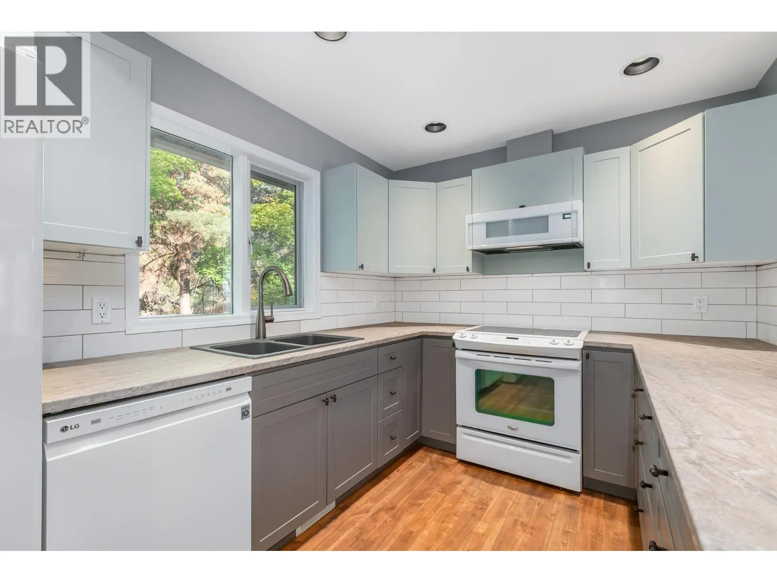 2425 Mount Baldy Drive Unit# 19