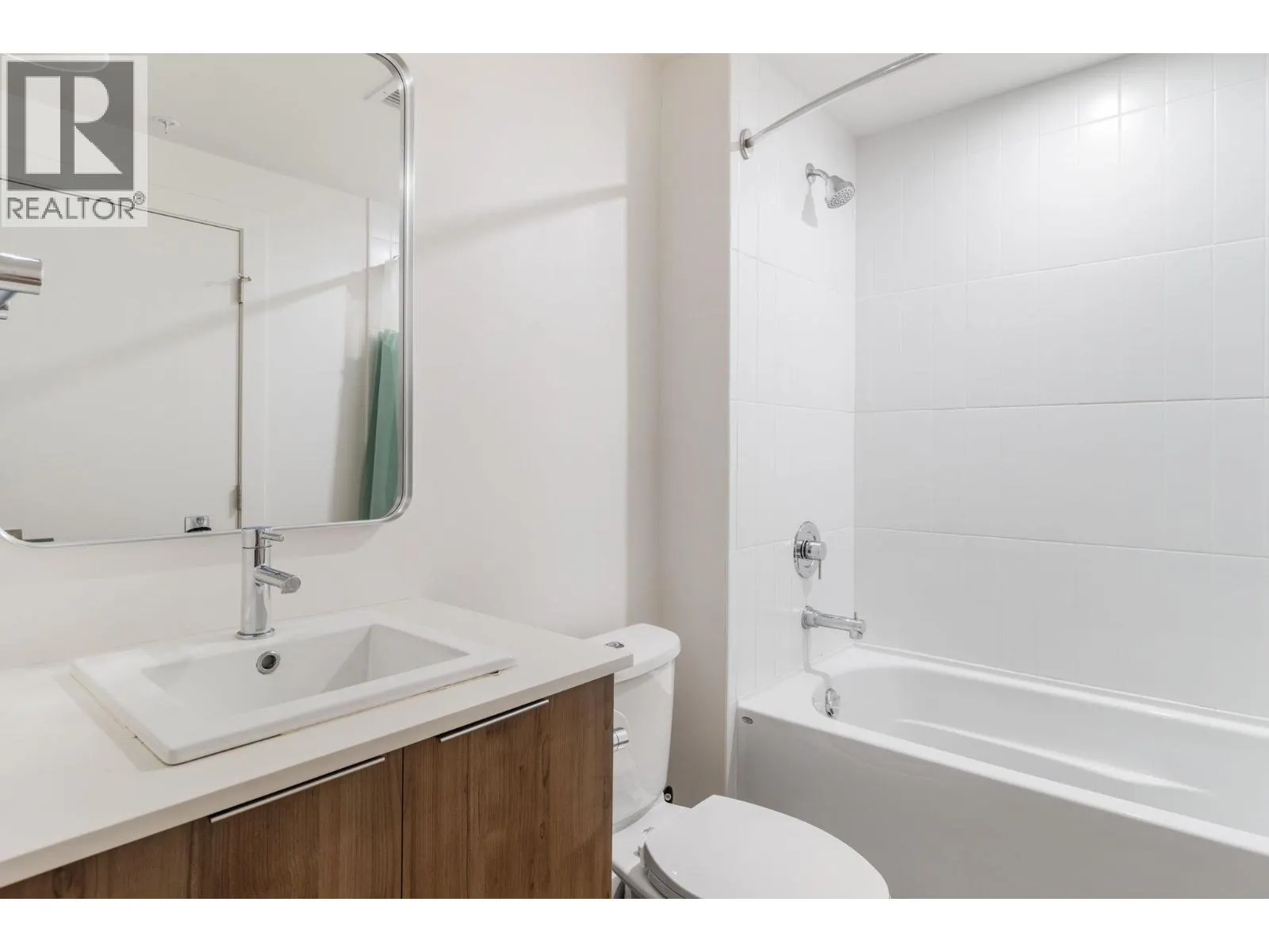 604 Cawston Avenue Unit# 404