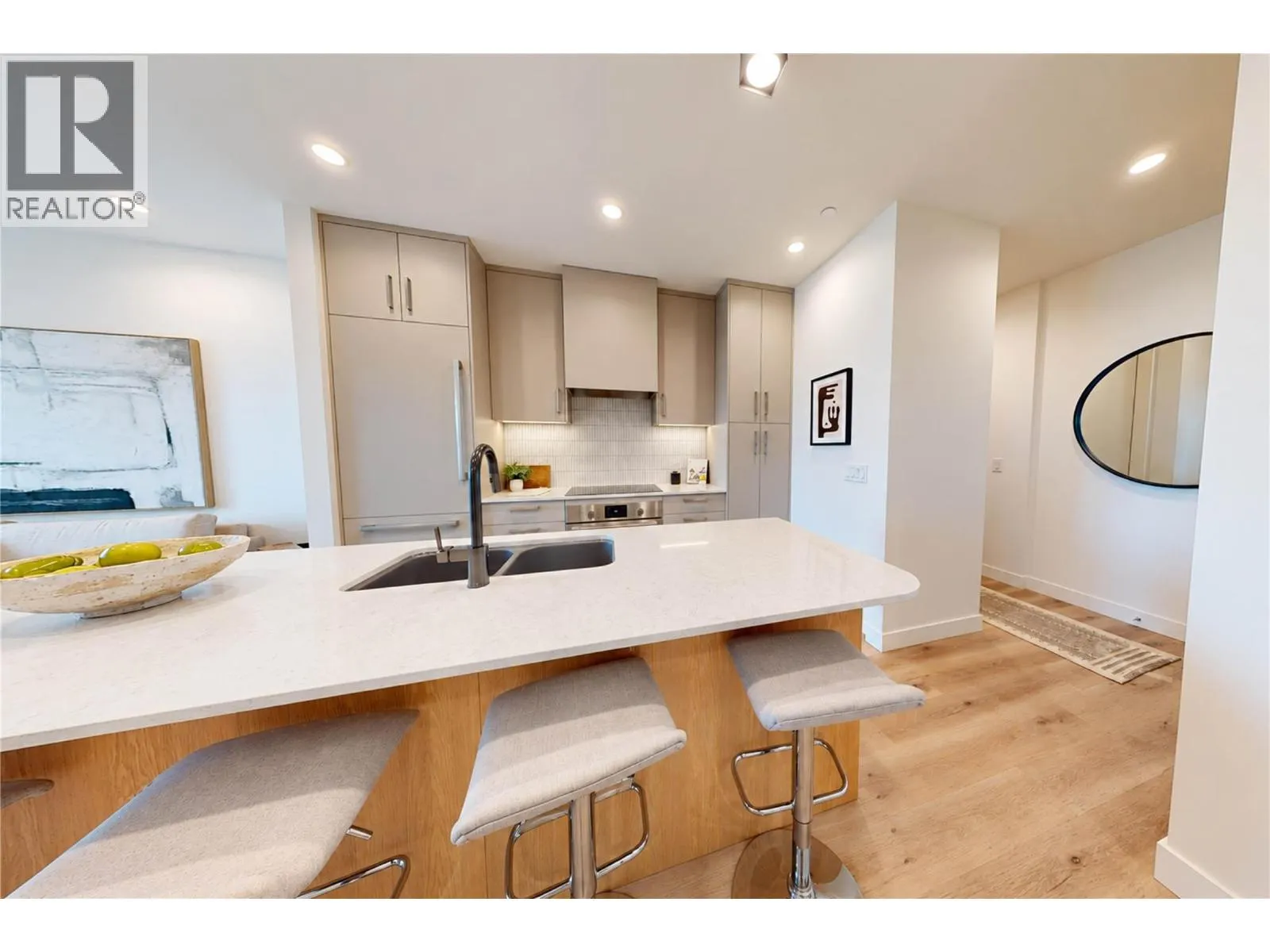 3300 Lakeshore Road Unit# 804