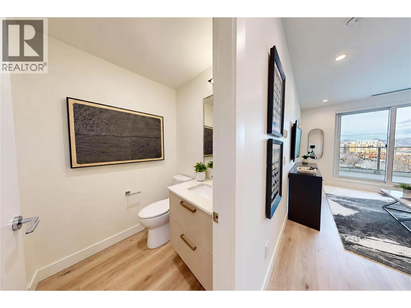 3300 Lakeshore Road Unit# 804