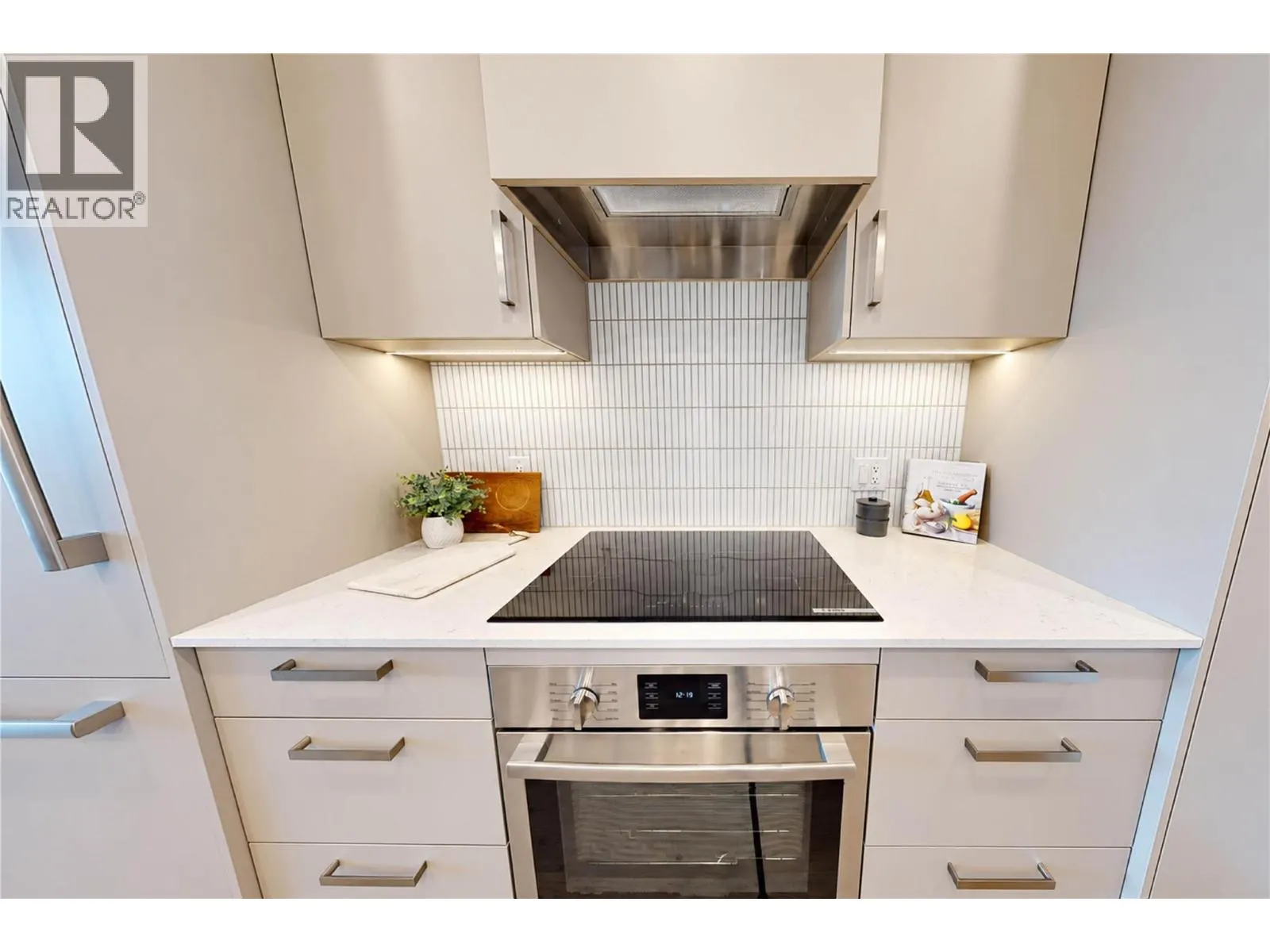3300 Lakeshore Road Unit# 804