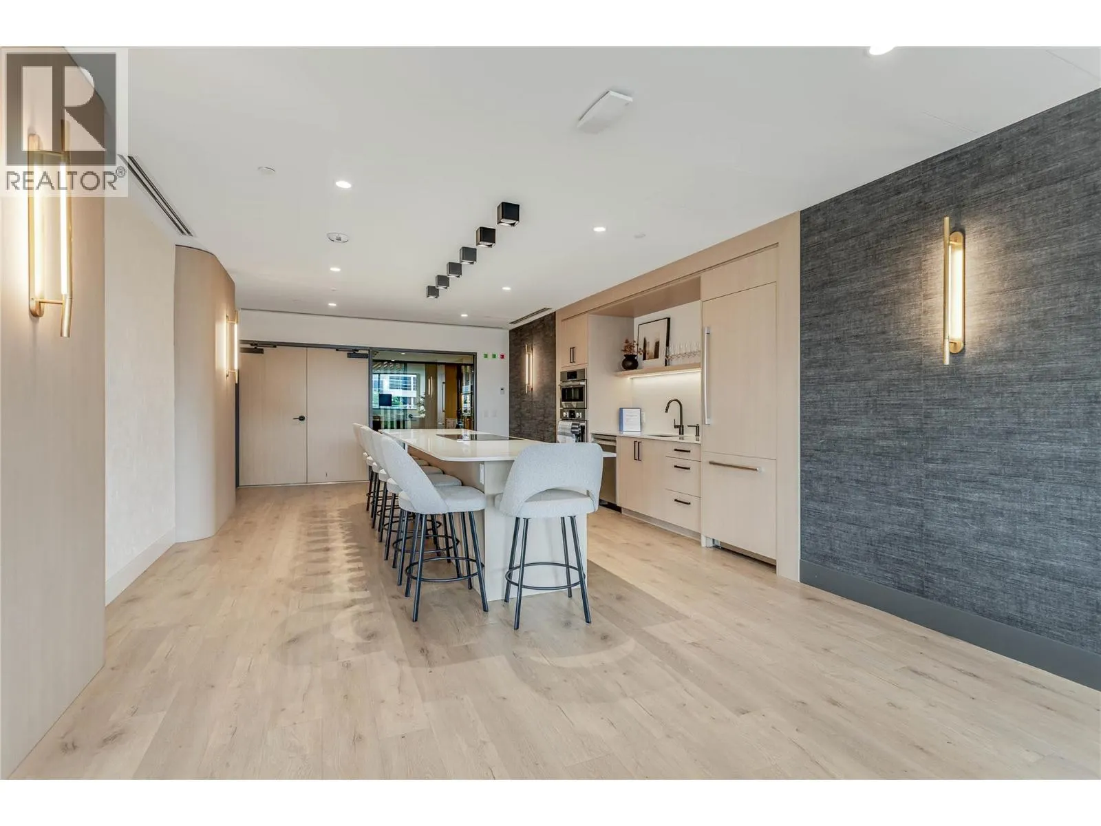 3300 Lakeshore Road Unit# 804