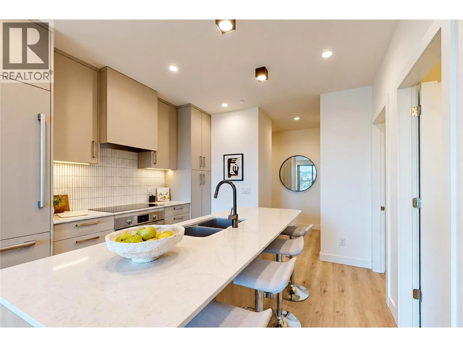 3300 Lakeshore Road Unit# 804
