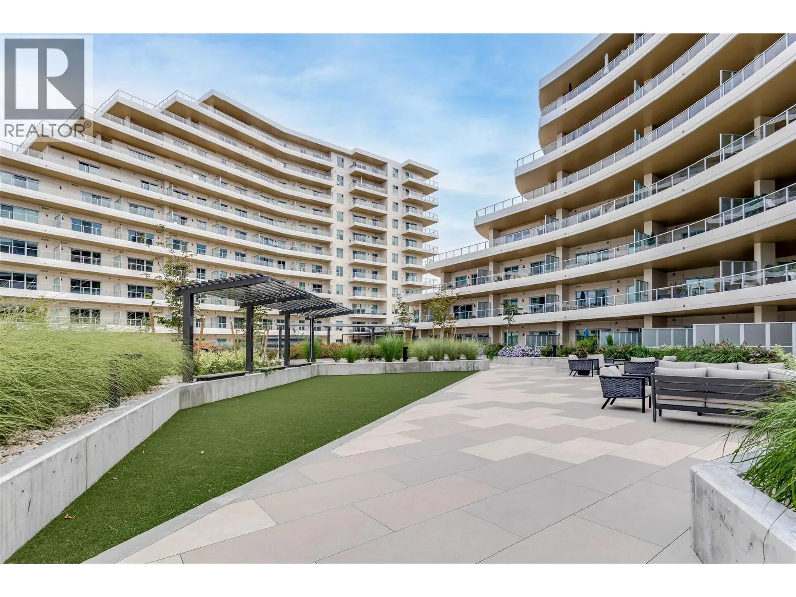 3300 Lakeshore Road Unit# 804