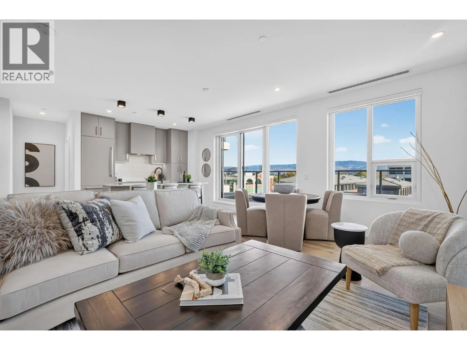 3300 Lakeshore Road Unit# 401