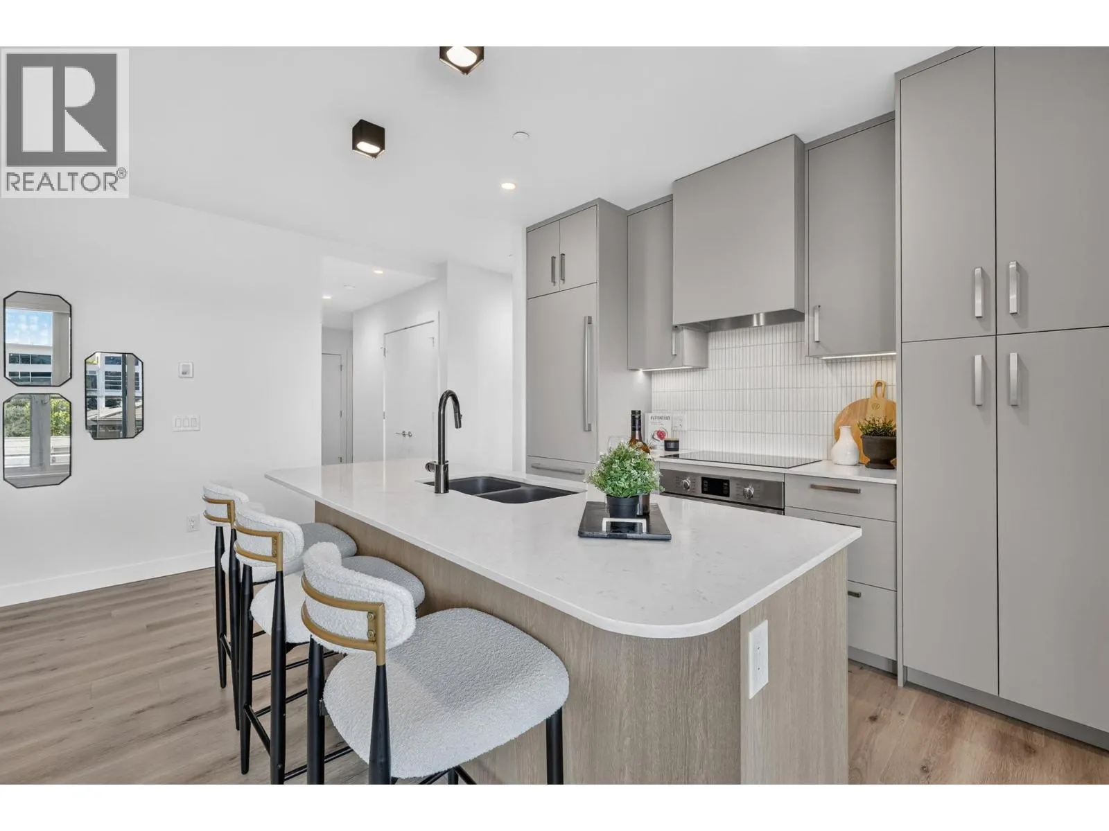 3300 Lakeshore Road Unit# 401