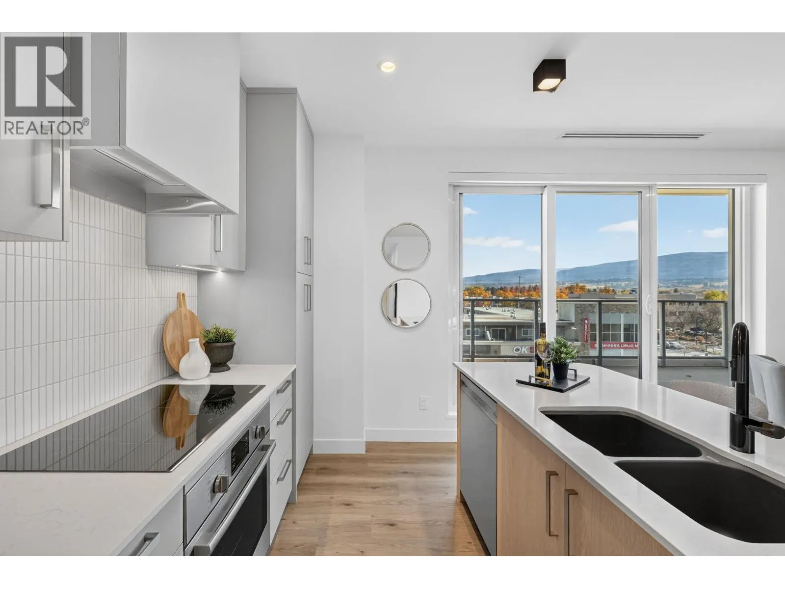 3300 Lakeshore Road Unit# 401