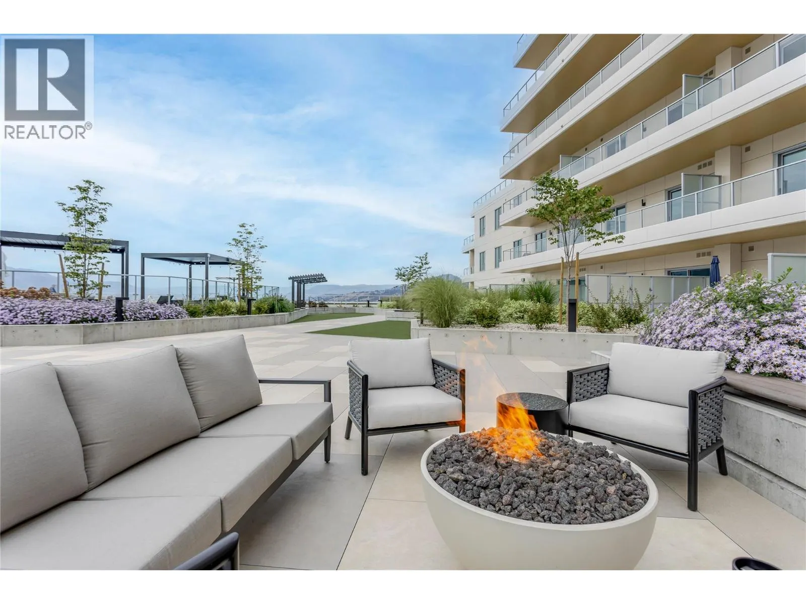 3300 Lakeshore Road Unit# 401