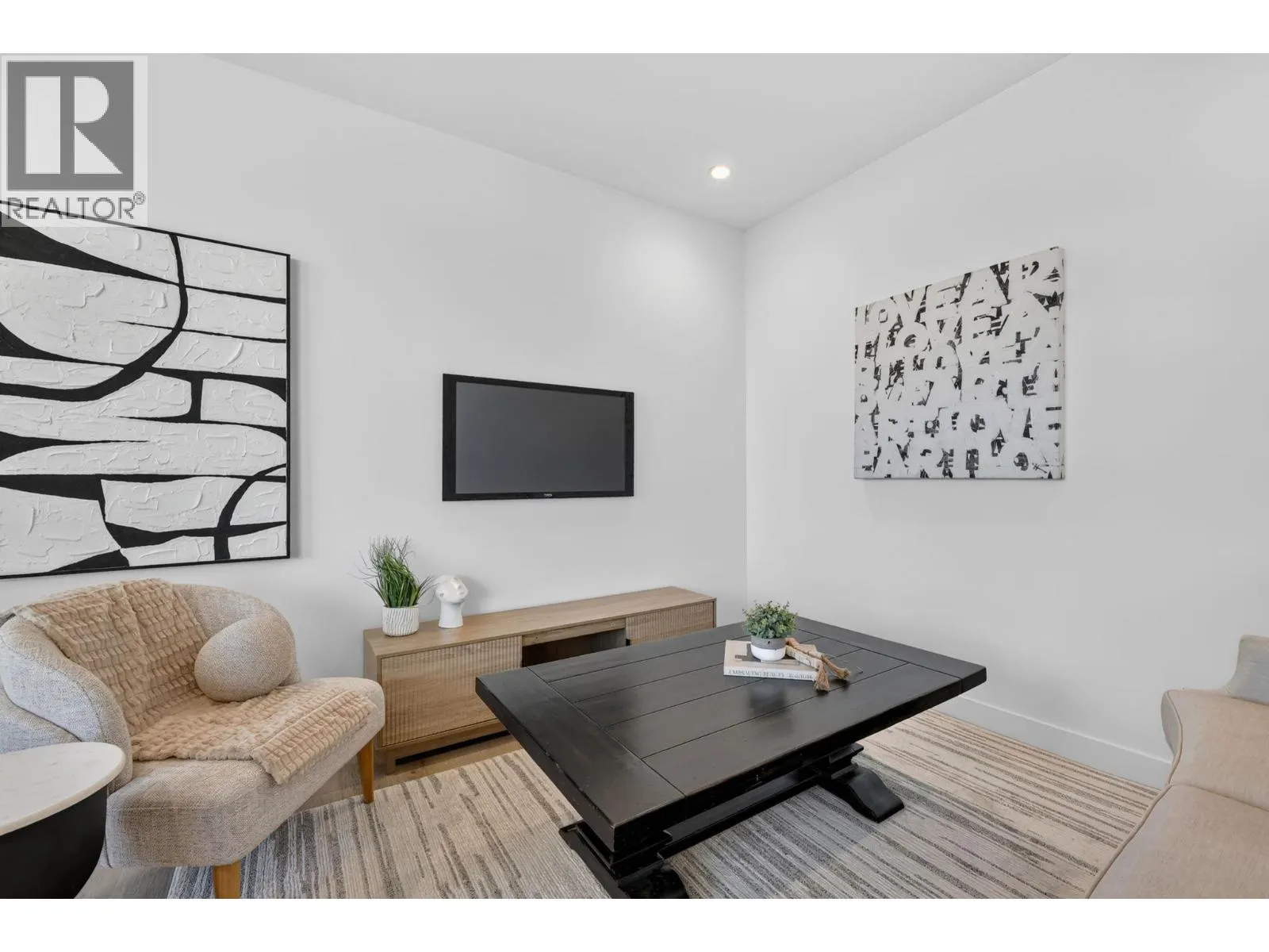 3300 Lakeshore Road Unit# 401