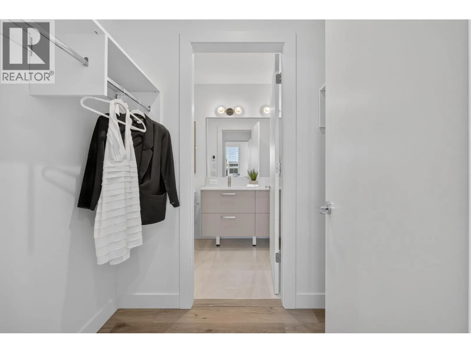 3300 Lakeshore Road Unit# 401