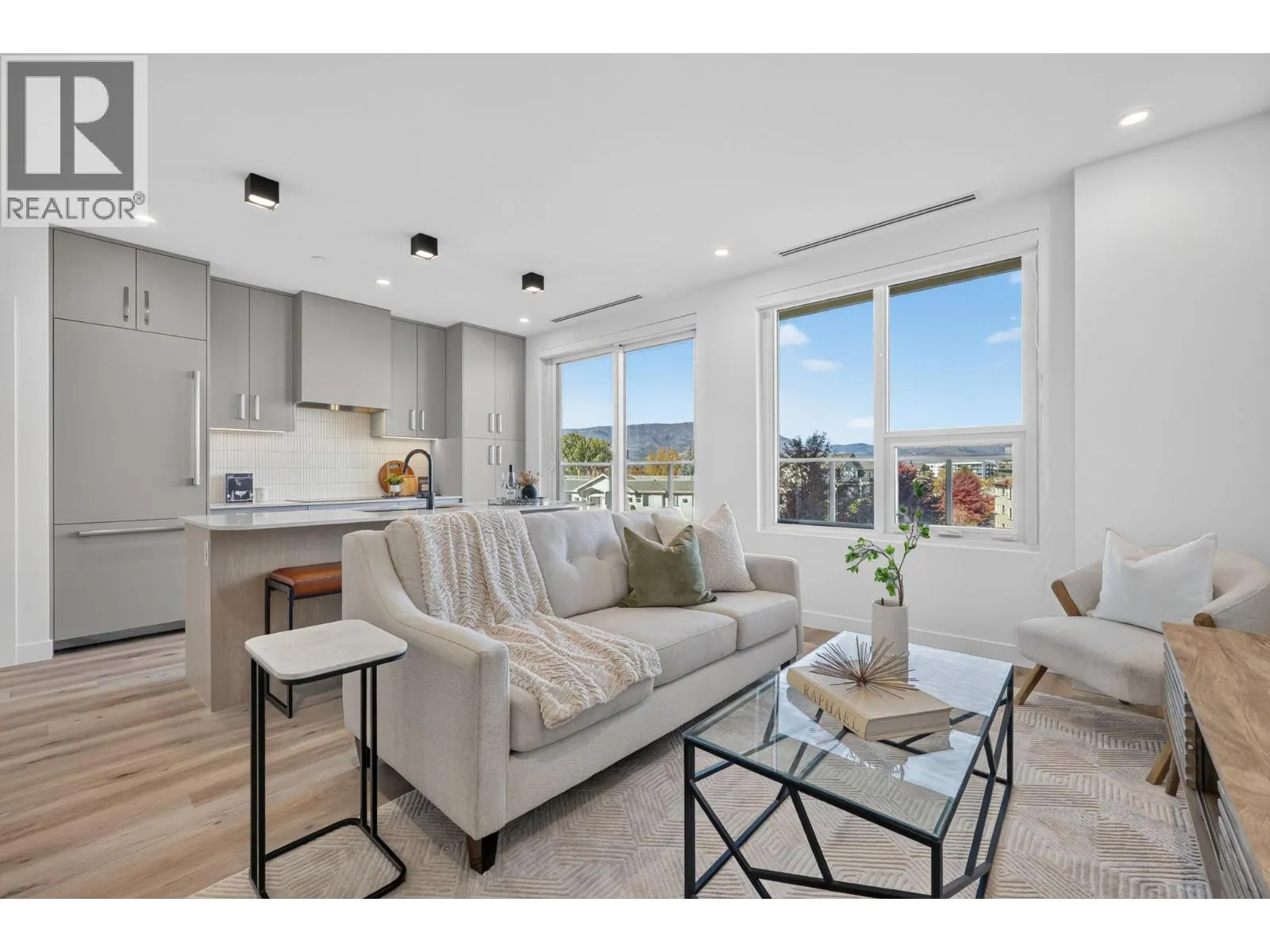 3300 Lakeshore Road Unit# 406