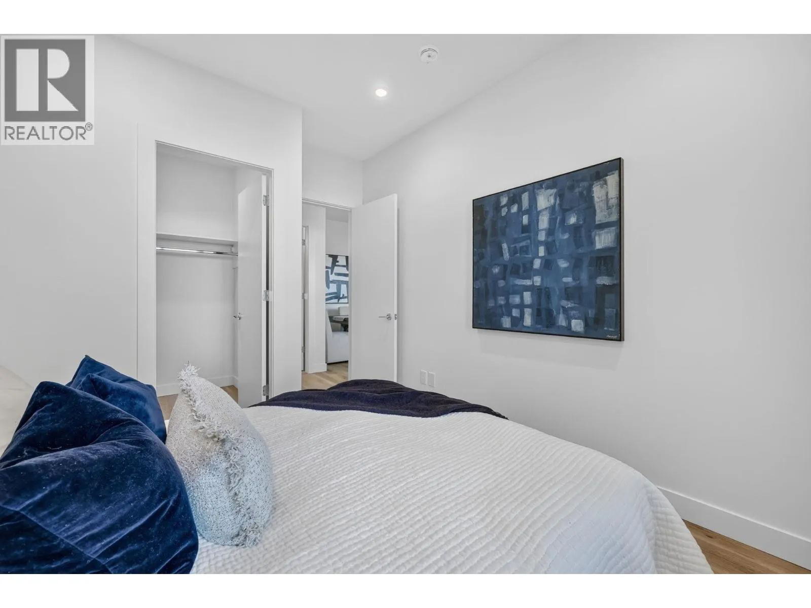 3300 Lakeshore Road Unit# 406