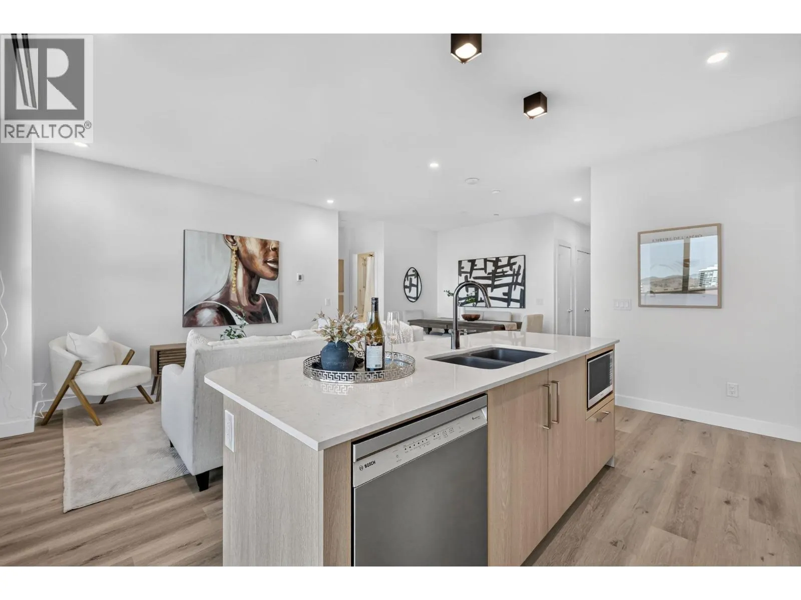 3300 Lakeshore Road Unit# 406