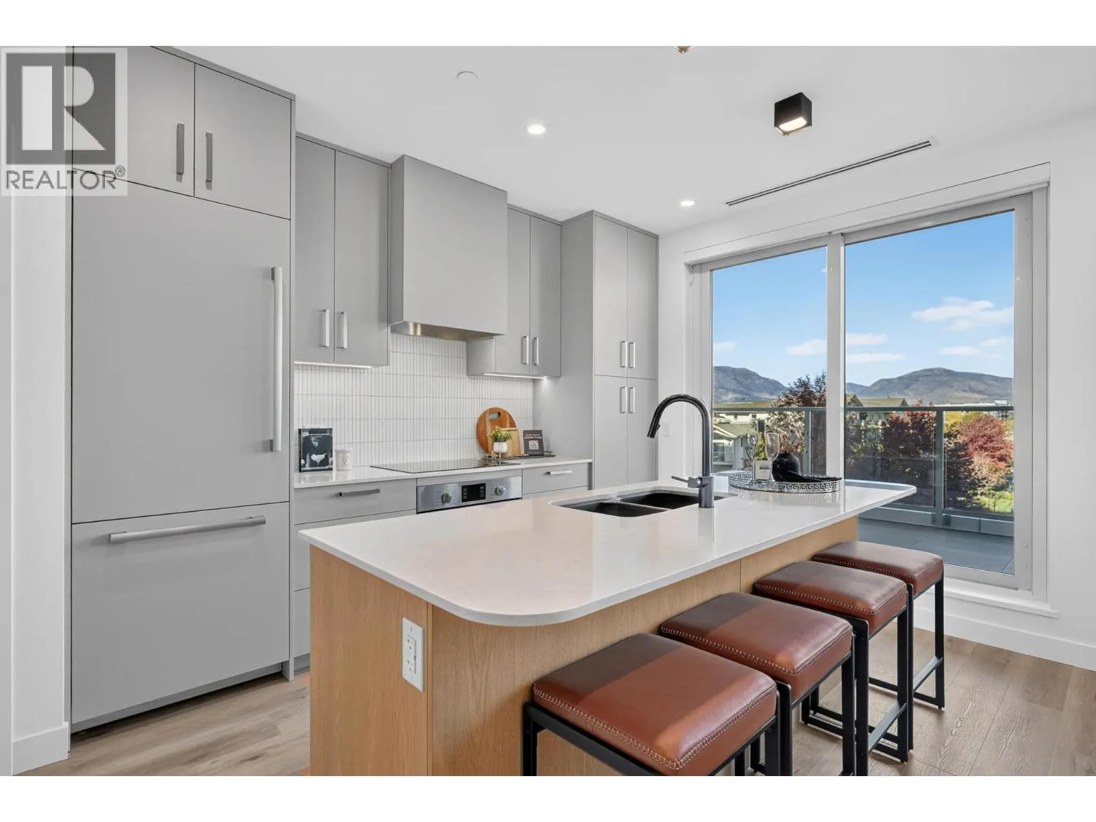 3300 Lakeshore Road Unit# 406