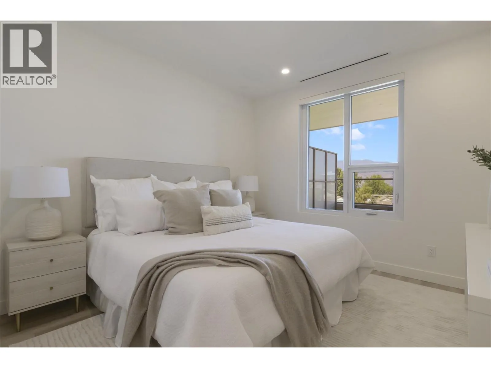 3300 Lakeshore Road Unit# 514
