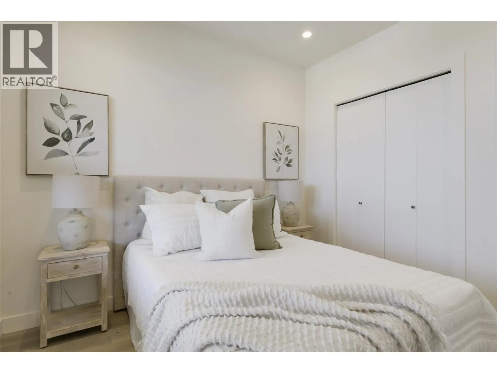 3300 Lakeshore Road Unit# 514