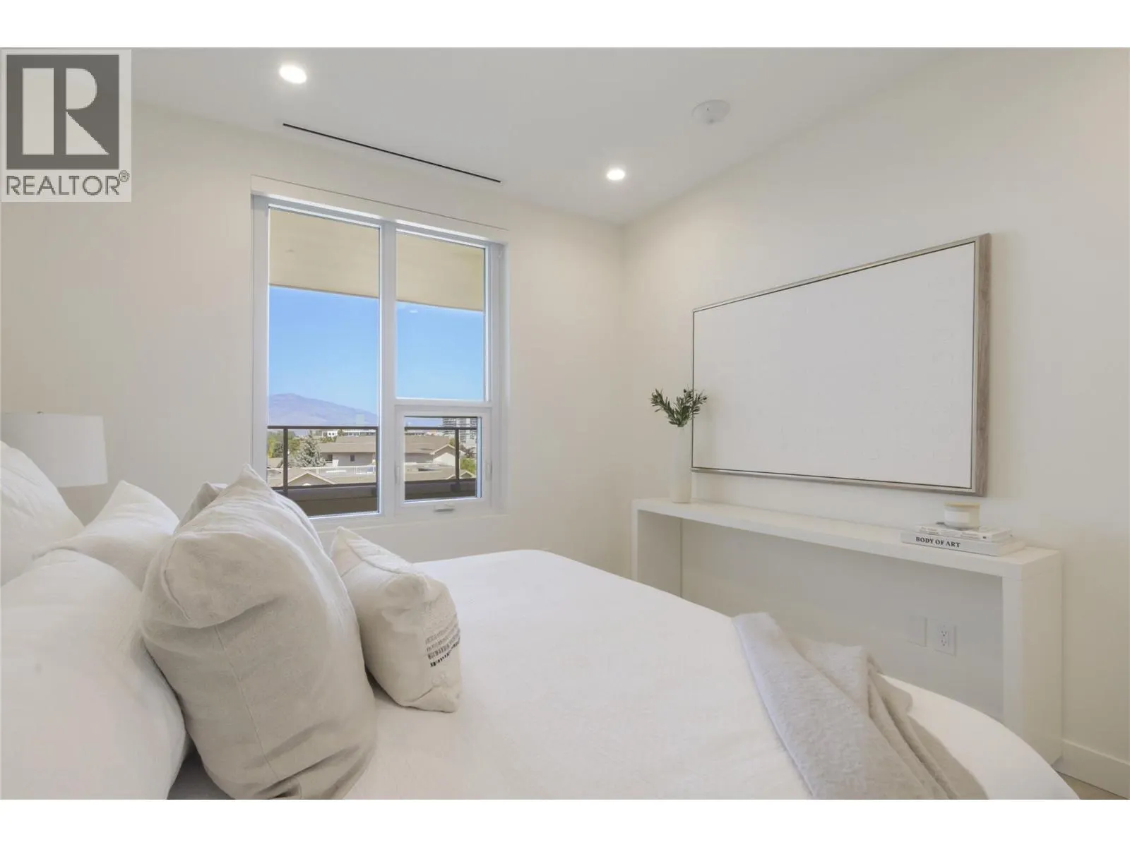 3300 Lakeshore Road Unit# 514