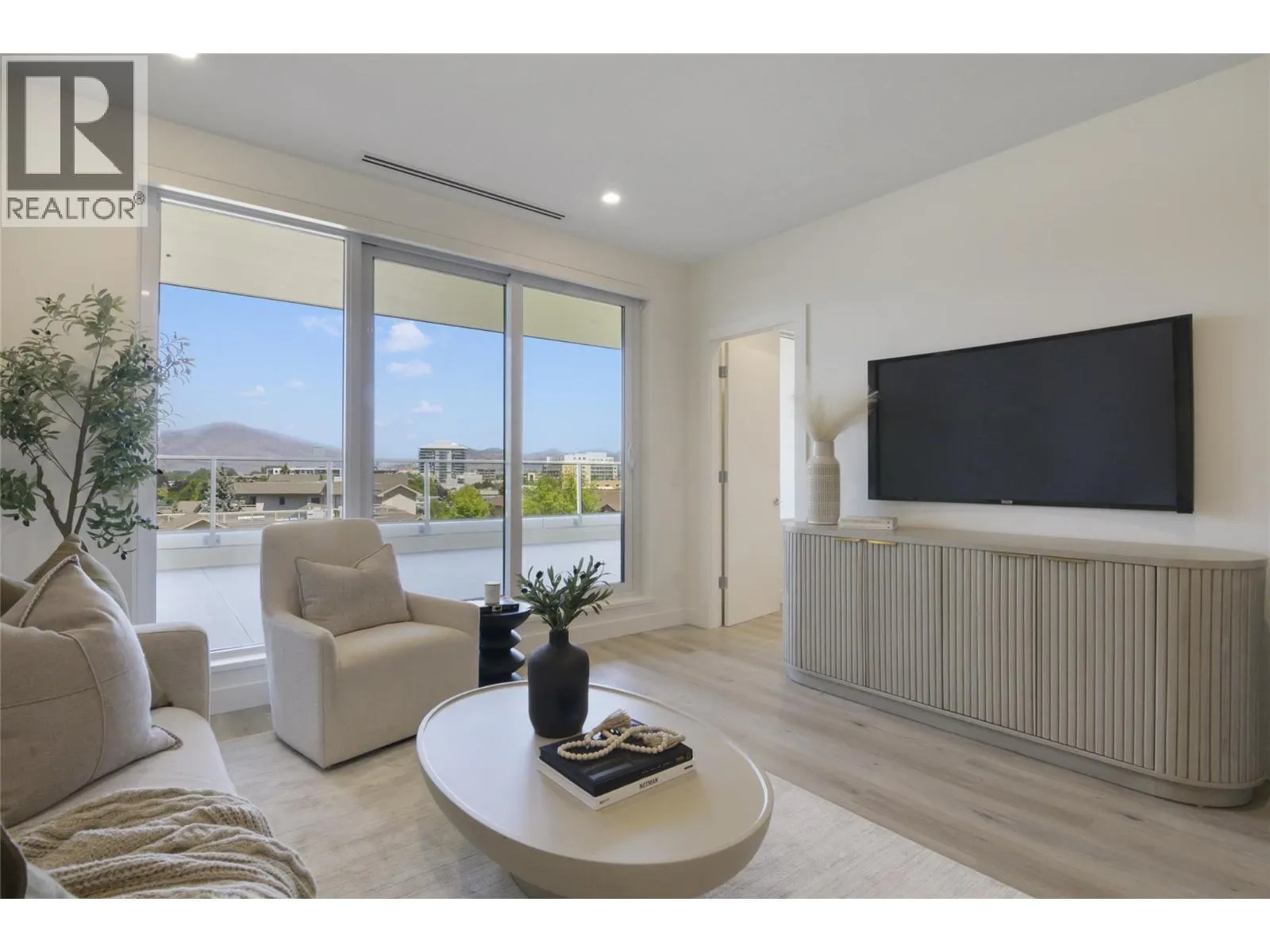 3300 Lakeshore Road Unit# 514