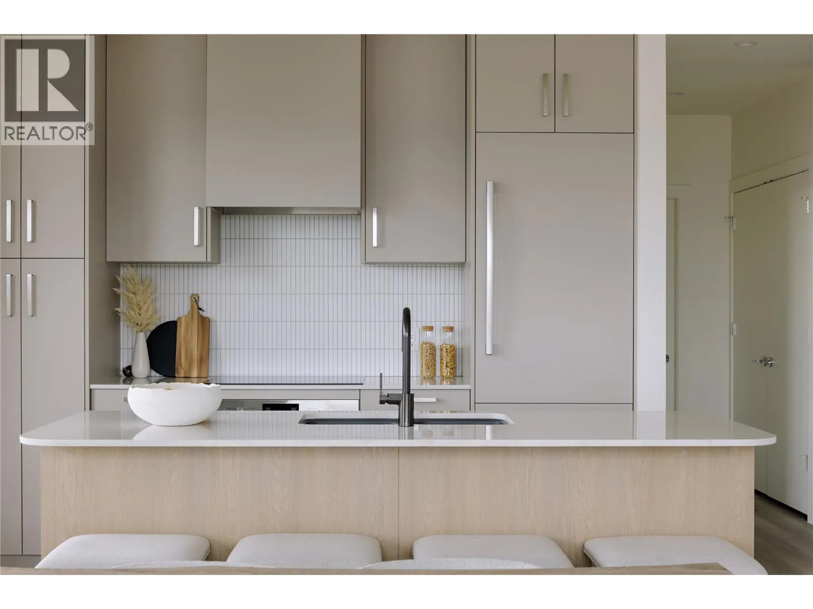 3300 Lakeshore Road Unit# 503