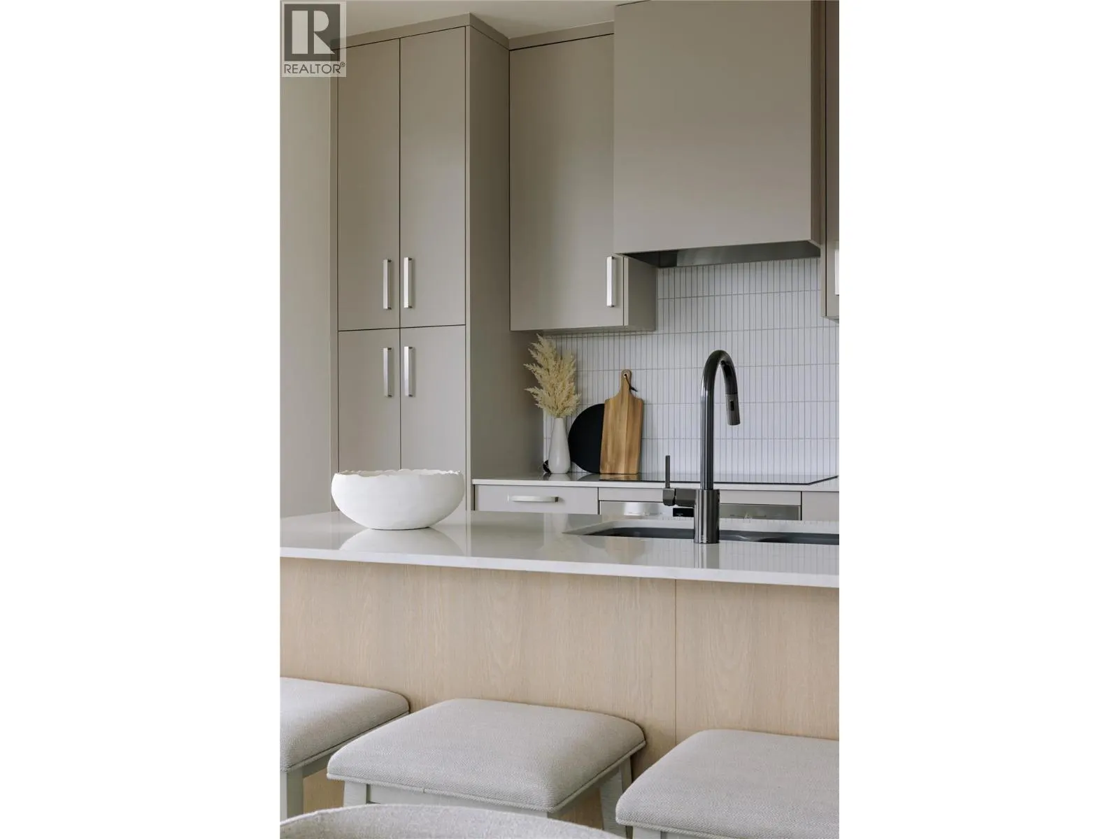 3300 Lakeshore Road Unit# 503