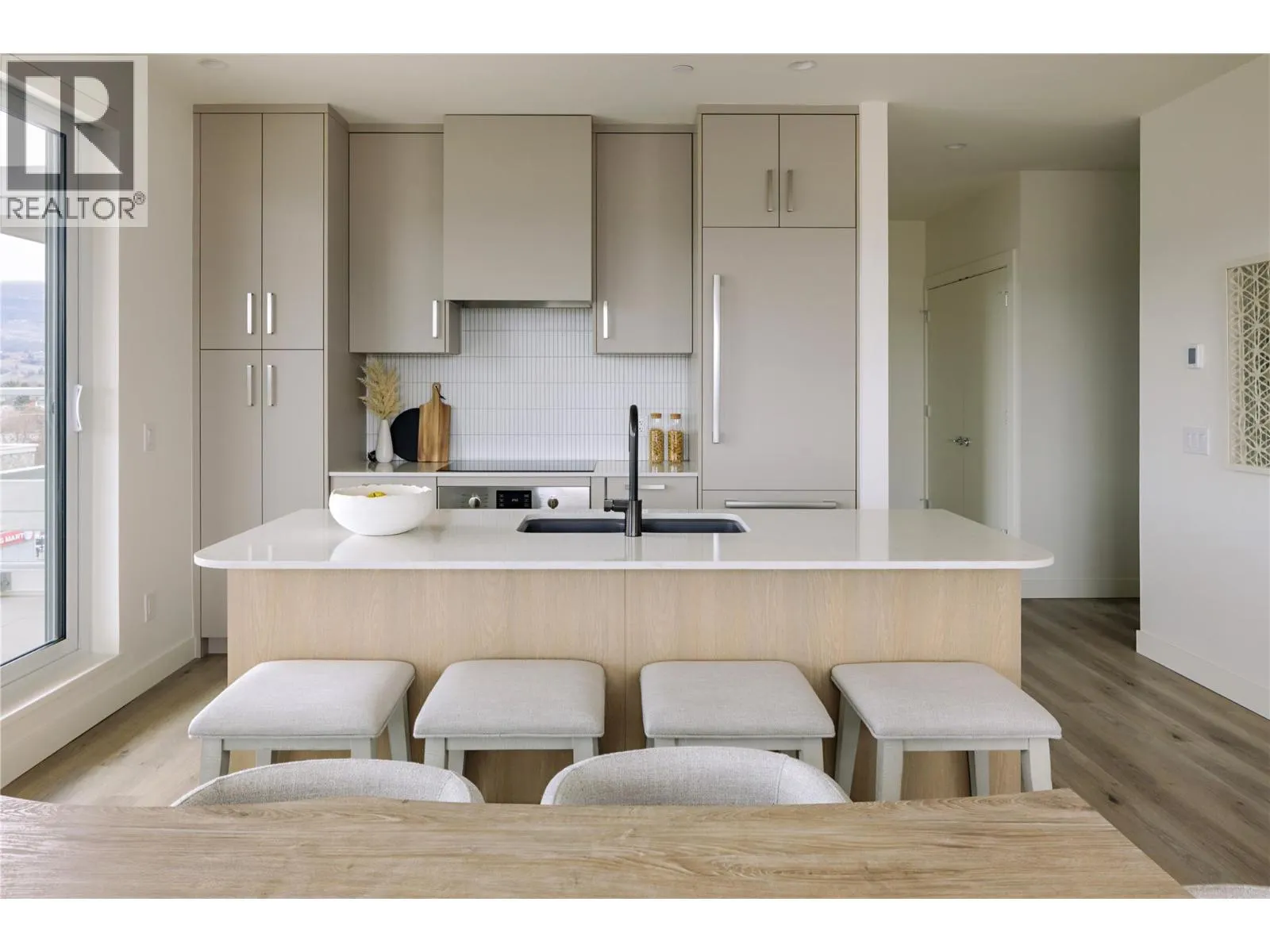 3300 Lakeshore Road Unit# 503