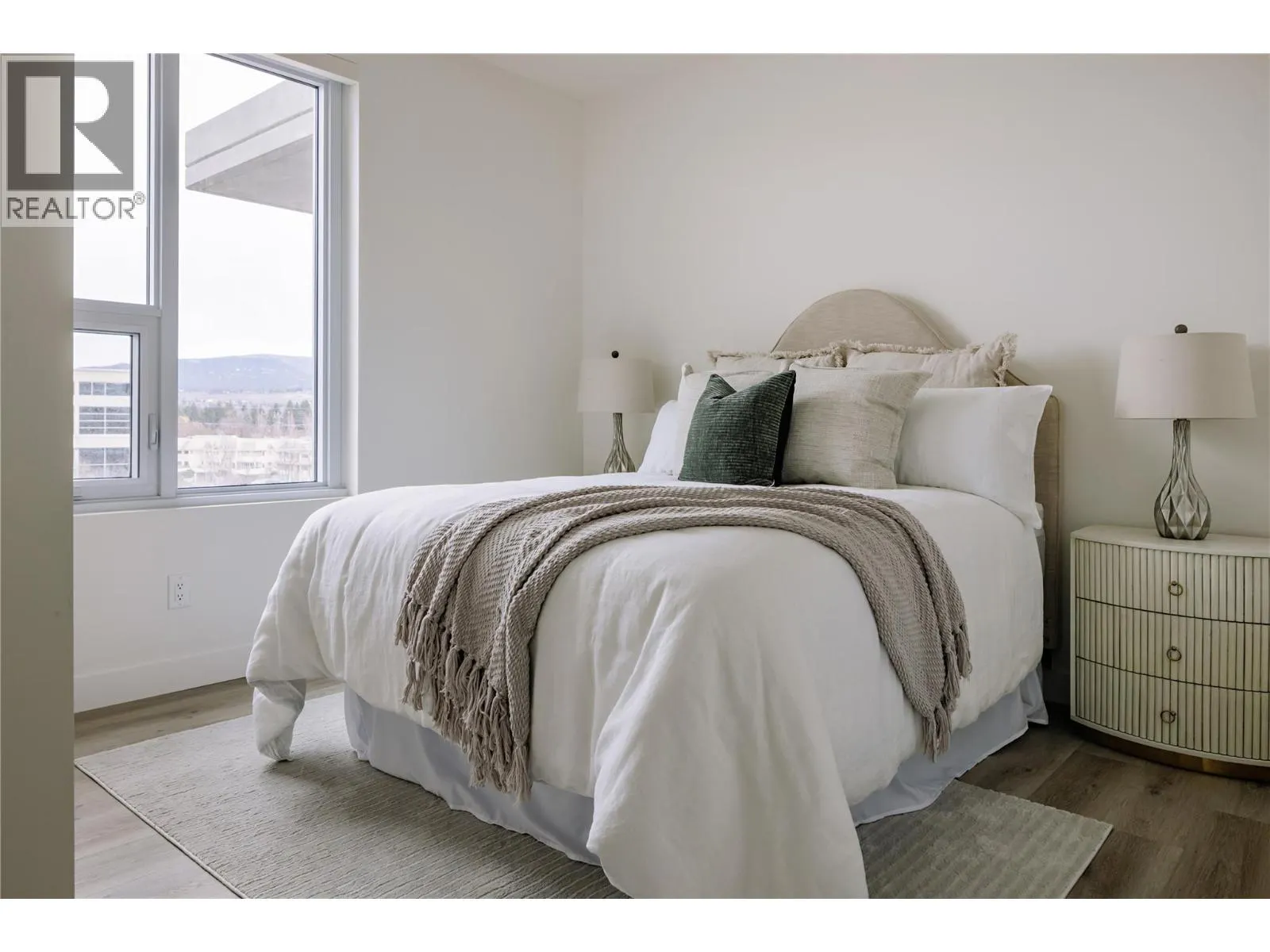3300 Lakeshore Road Unit# 503