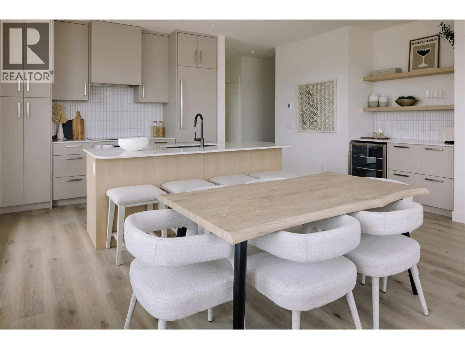 3300 Lakeshore Road Unit# 503