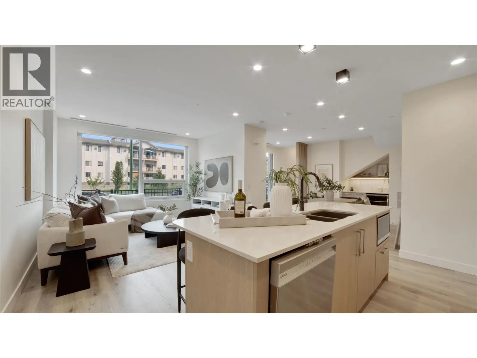 472 Lanfranco Road