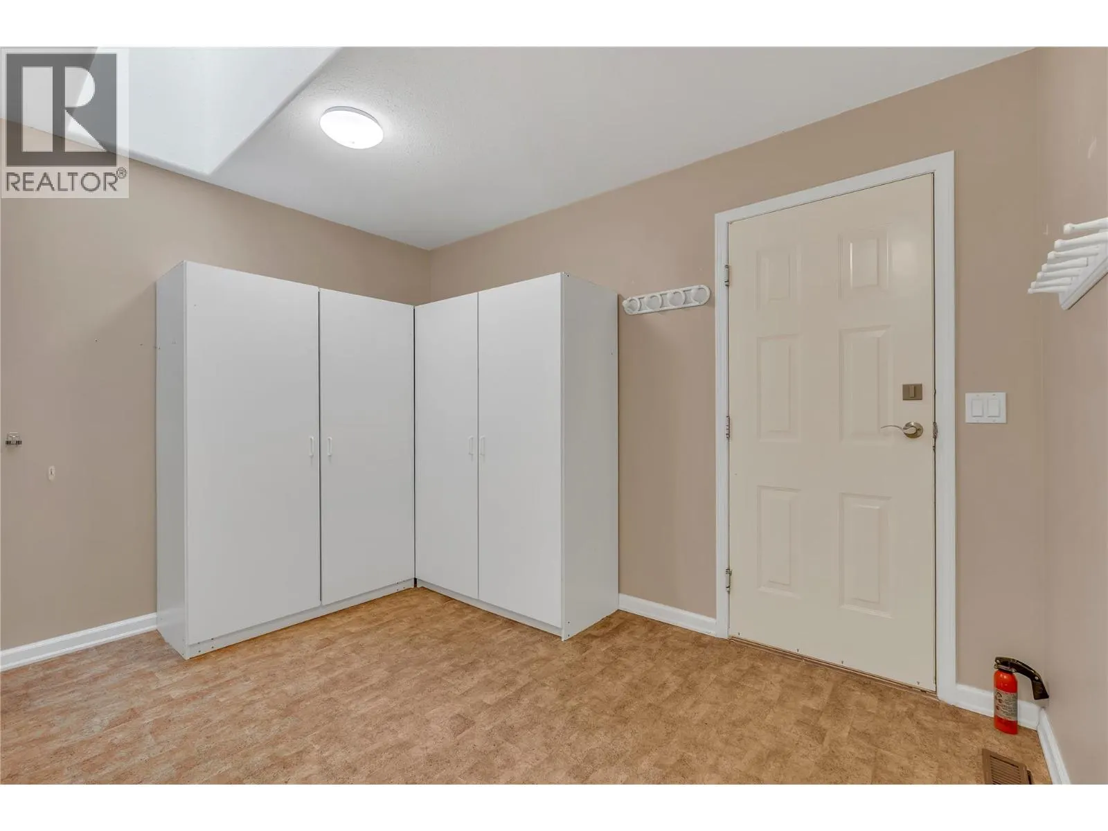 448 Ridge Place