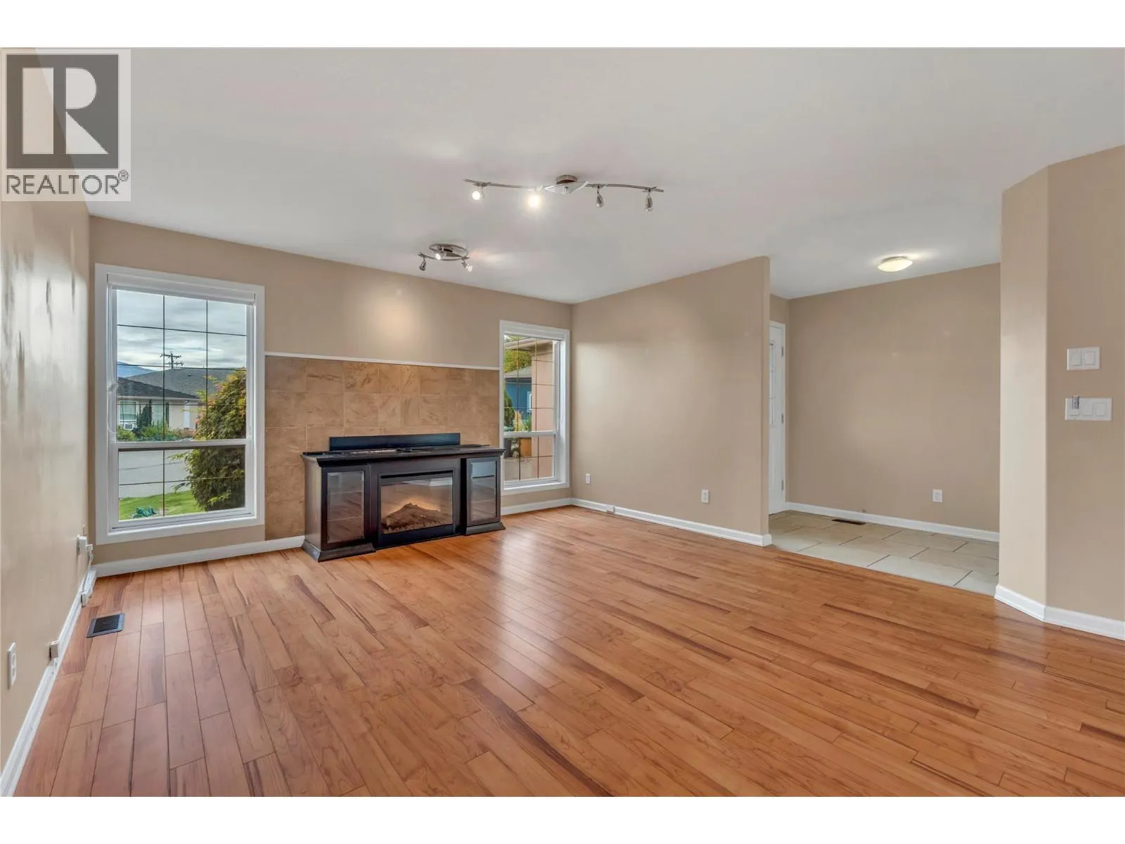 448 Ridge Place