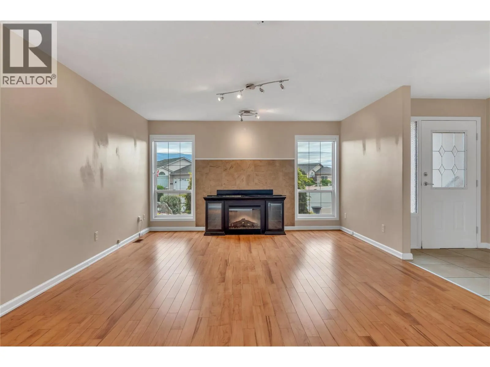 448 Ridge Place