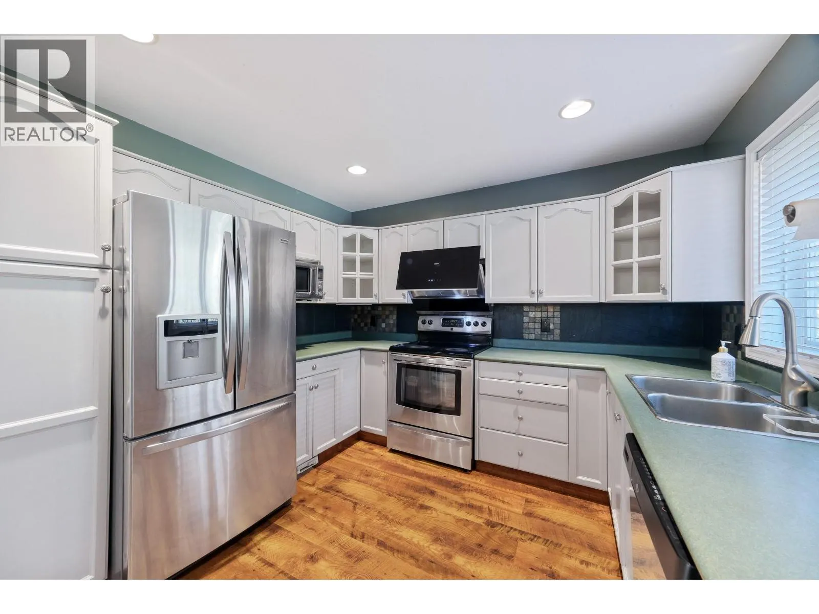 2800 DOUCETTE Drive