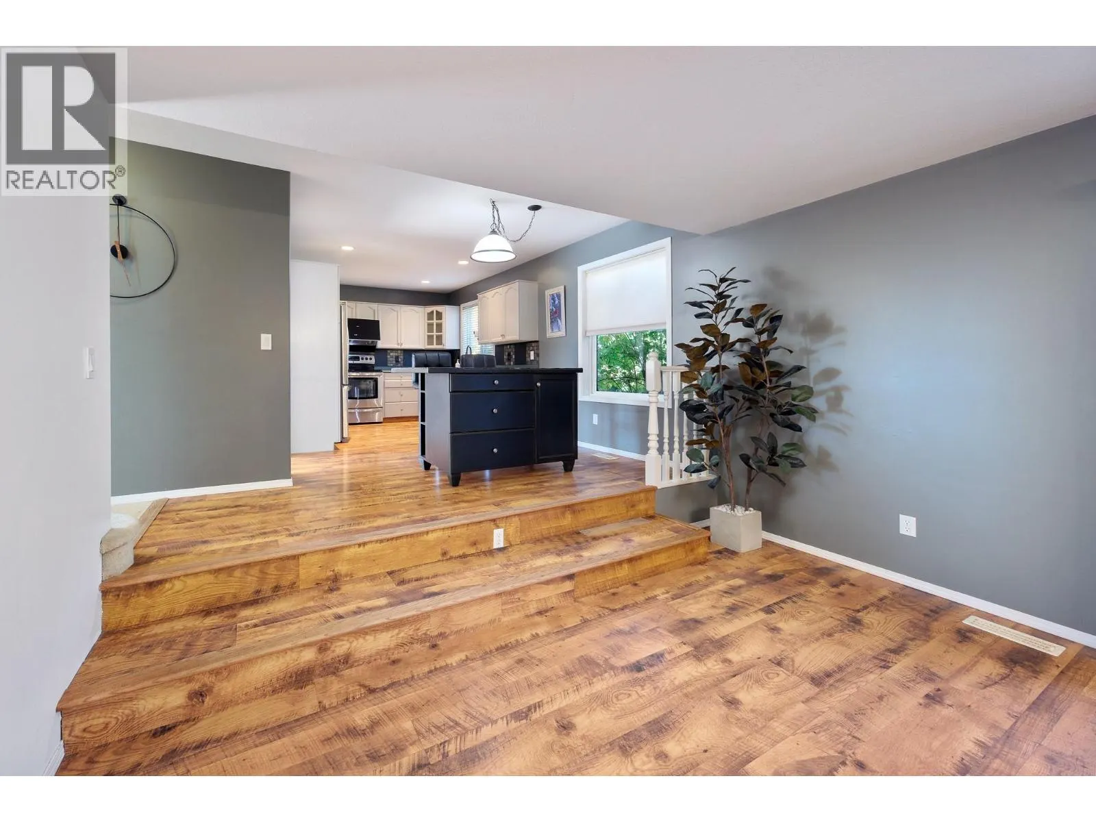 2800 DOUCETTE Drive