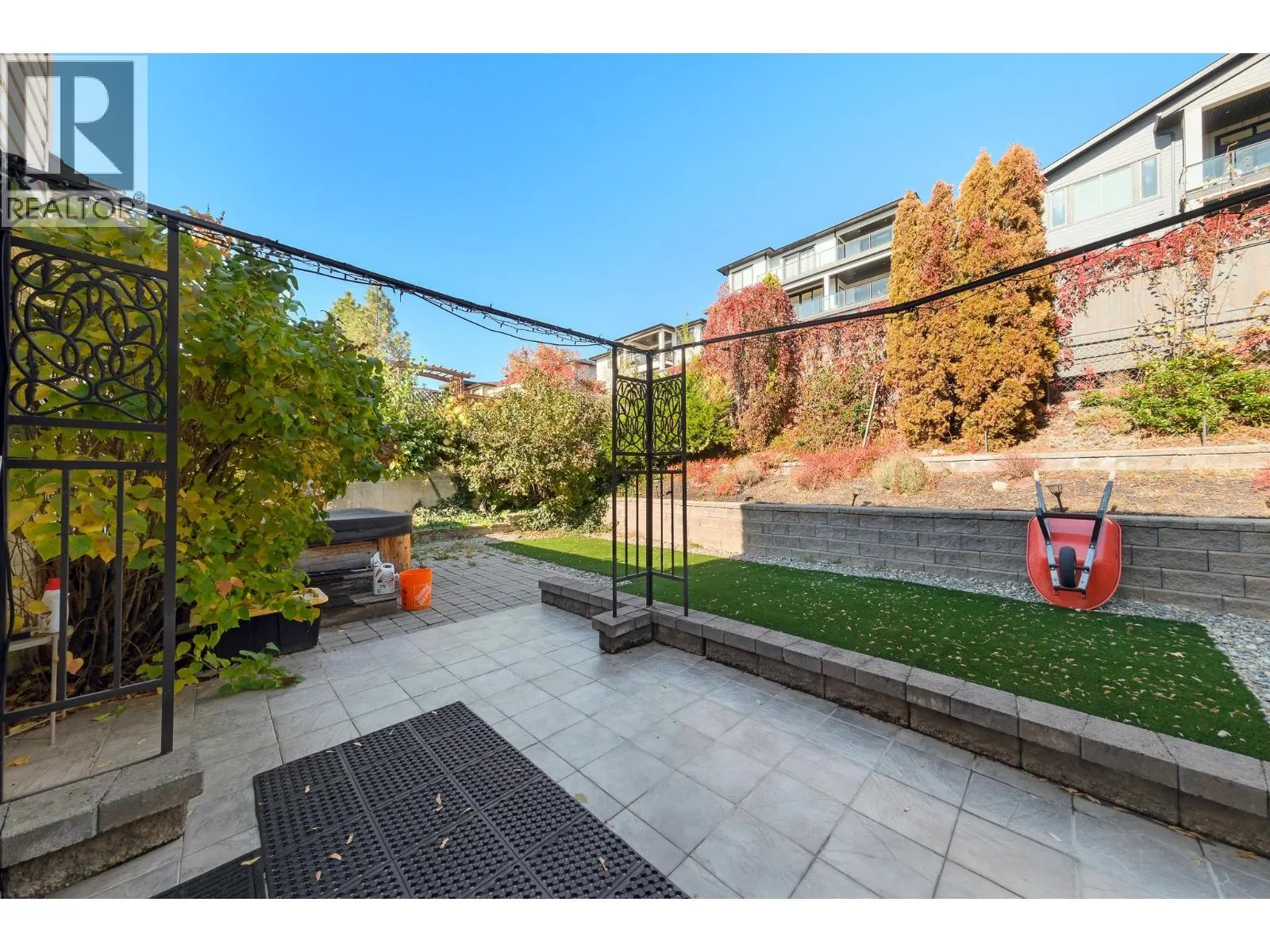 2800 DOUCETTE Drive