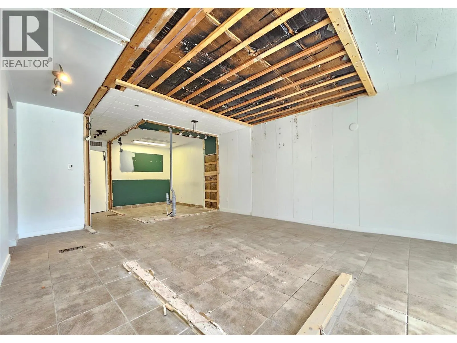 545 Lawrence Avenue Unit# B