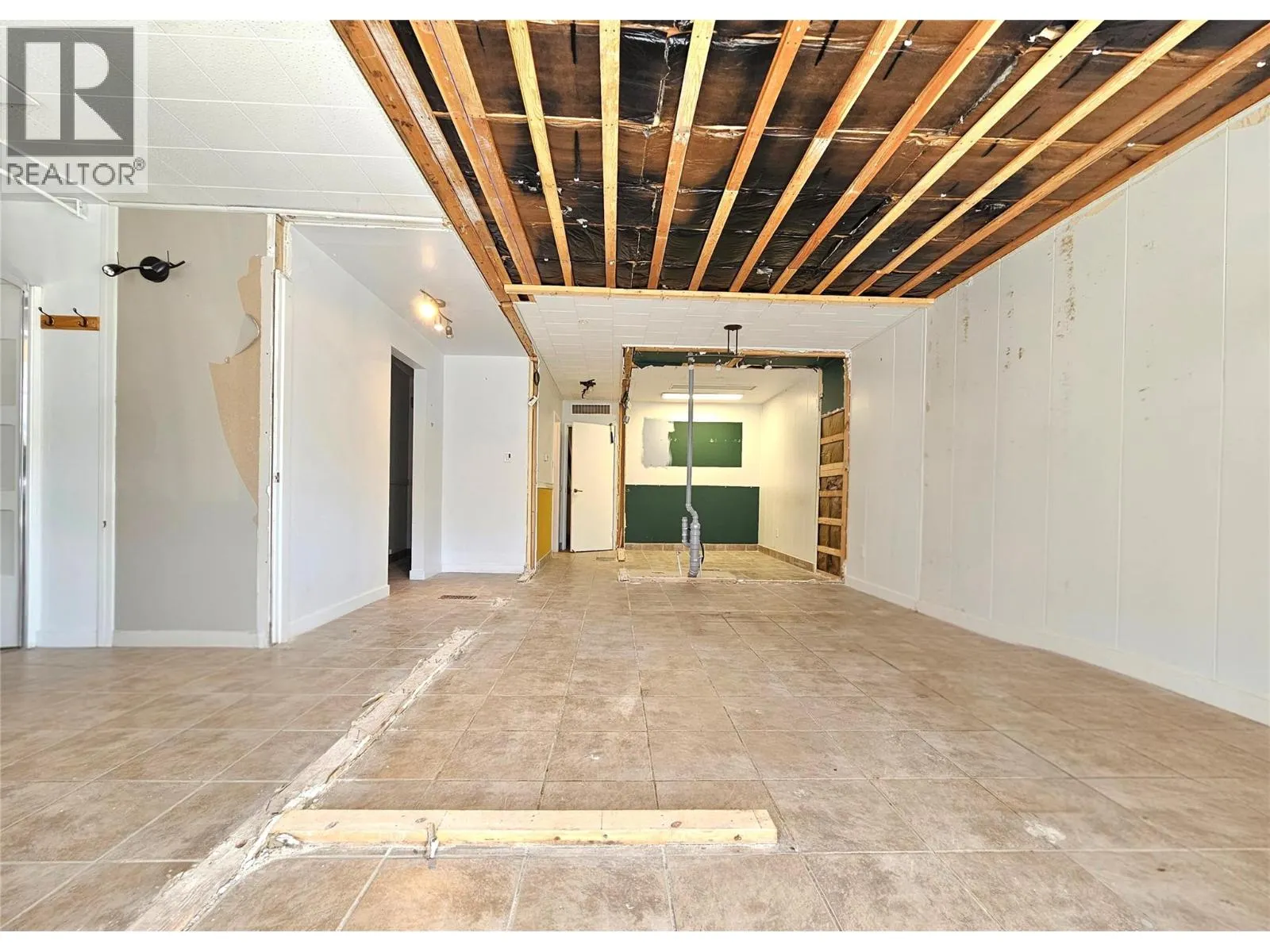 545 Lawrence Avenue Unit# B