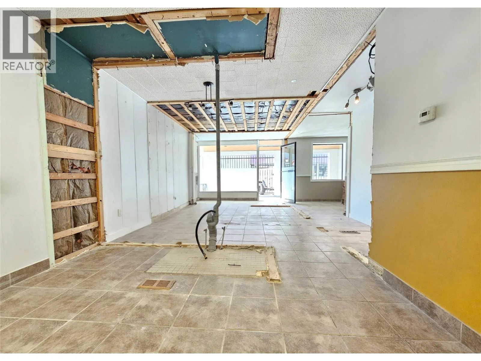 545 Lawrence Avenue Unit# B