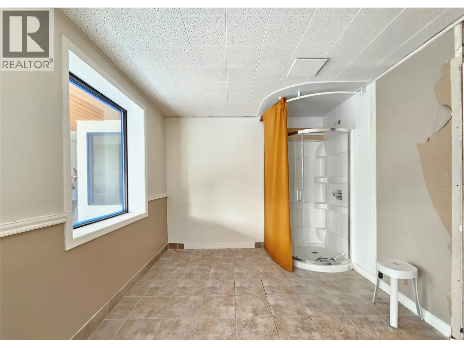 545 Lawrence Avenue Unit# B