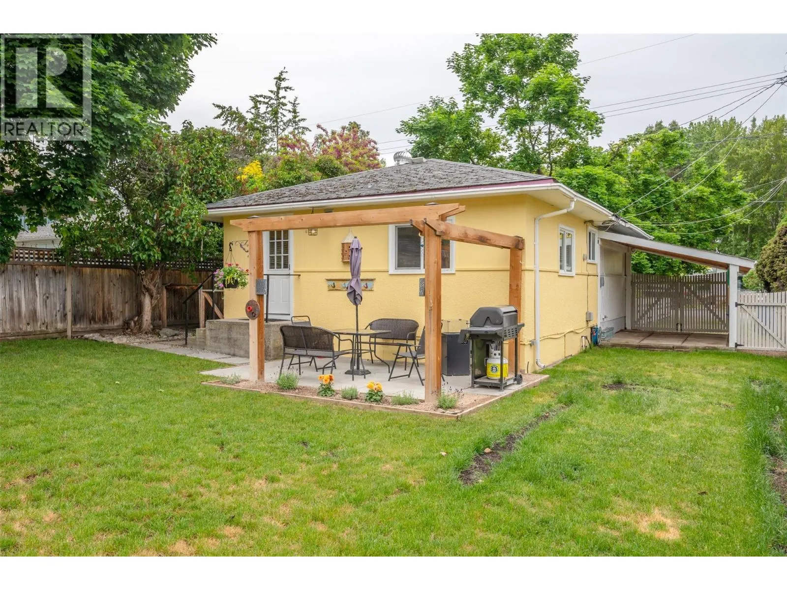 725 Ritchie Avenue
