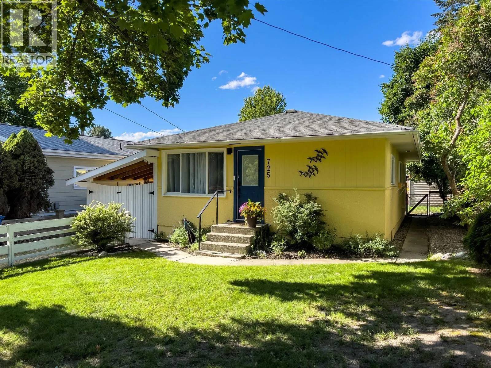 725 Ritchie Avenue